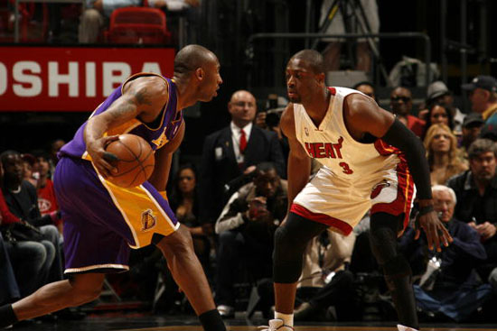 卫报：水晶宫坚持买埃泽必须付解约金，而且要预付一半（卫报：水晶宫要求买家触发埃泽解约条款，并预付一半费用）