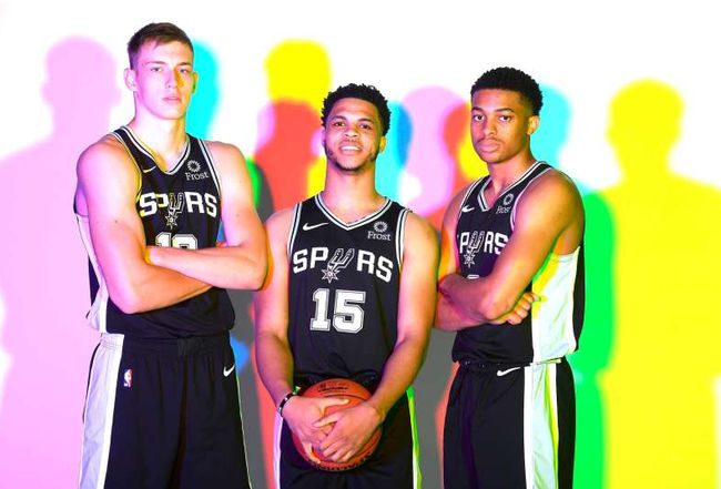 亚冠二级半场：张玉宁造险张健智救险，国安暂0-0麦克阿瑟（亚冠半场战报：张玉宁制造威胁，张健智化解险情，国安暂0-0麦克阿瑟）