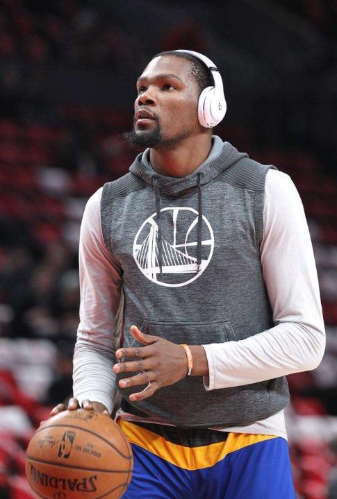 浙江男篮末节连得10分逆转辽宁（浙江男篮凭末节一波10分高潮逆转辽宁）