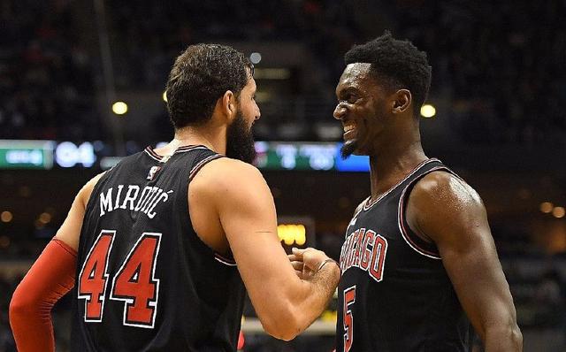 米体：尤文希望在20天内通过卖人得到大约1亿欧元（米兰体育报：尤文力争在20天内通过出售球员筹集约1亿欧元）